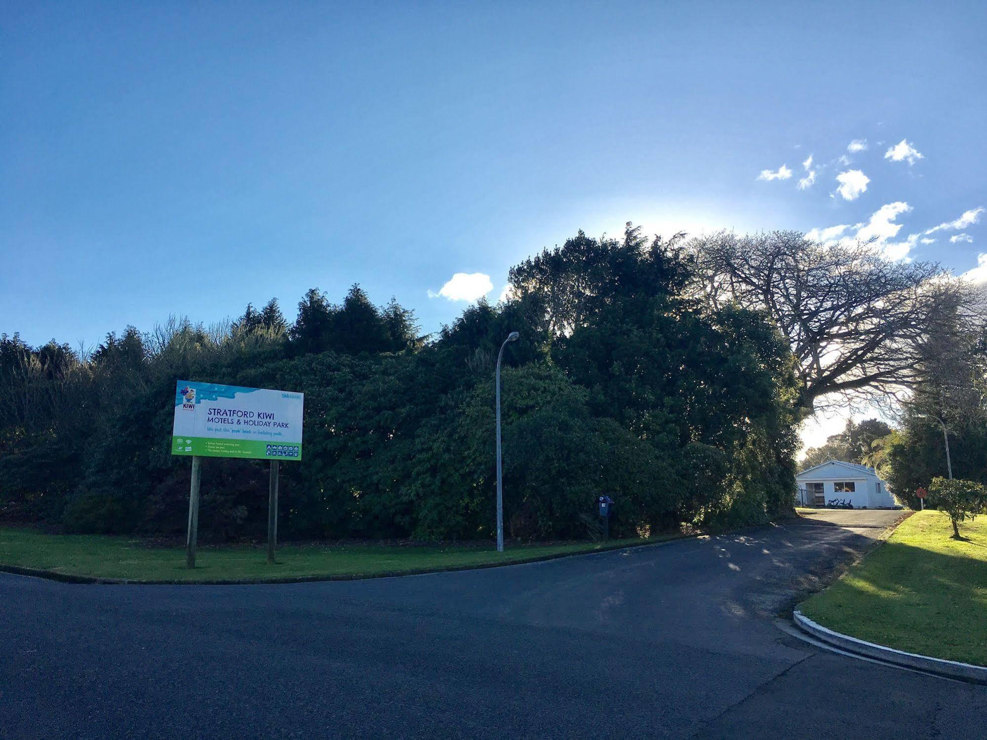 Stratford Motel & Holiday Park Exterior foto